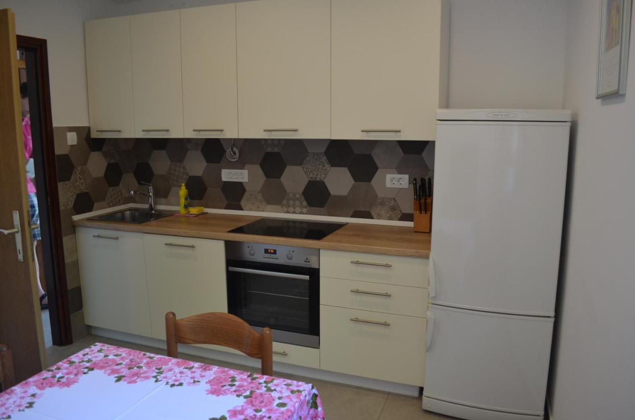 Apartments Mare Malinska Bagian luar foto