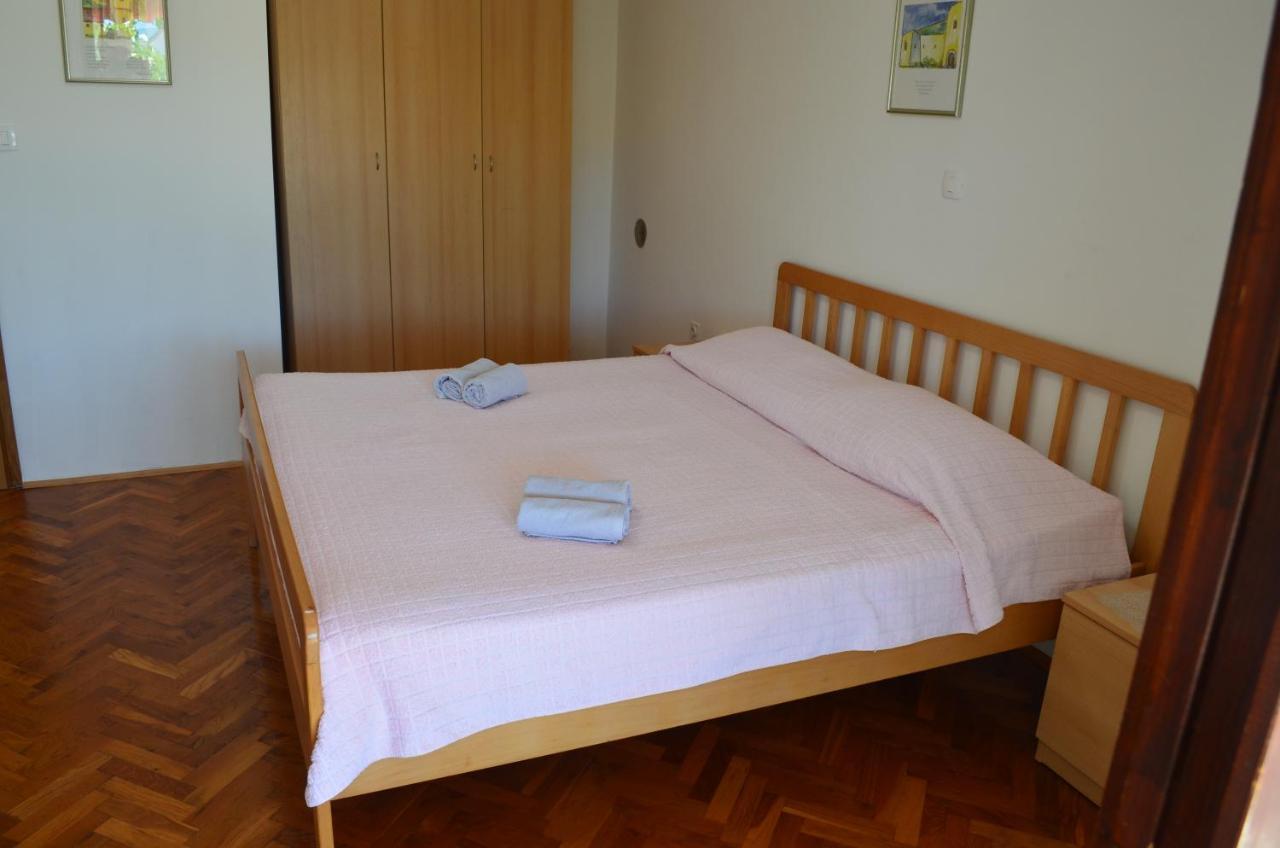 Apartments Mare Malinska Bagian luar foto
