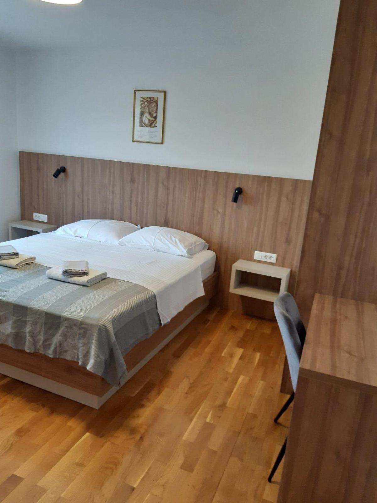 Apartments Mare Malinska Bagian luar foto