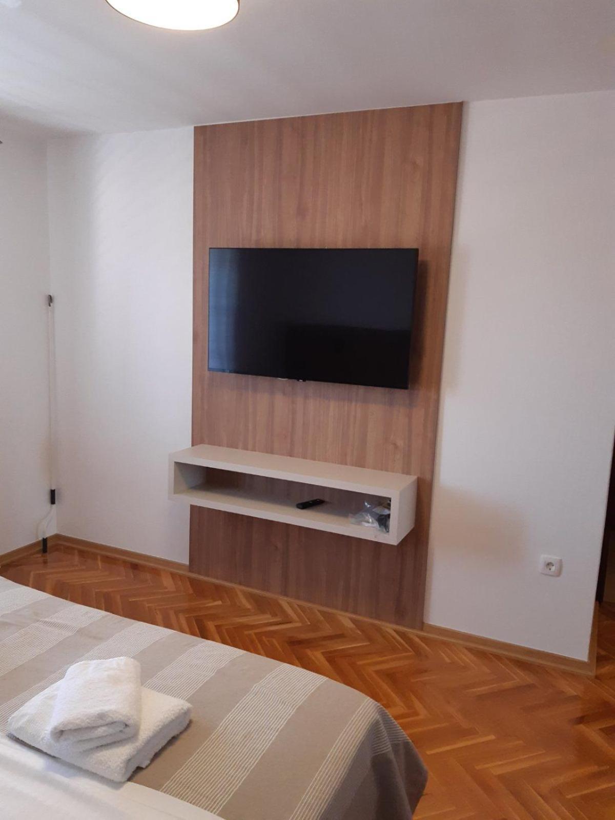 Apartments Mare Malinska Bagian luar foto