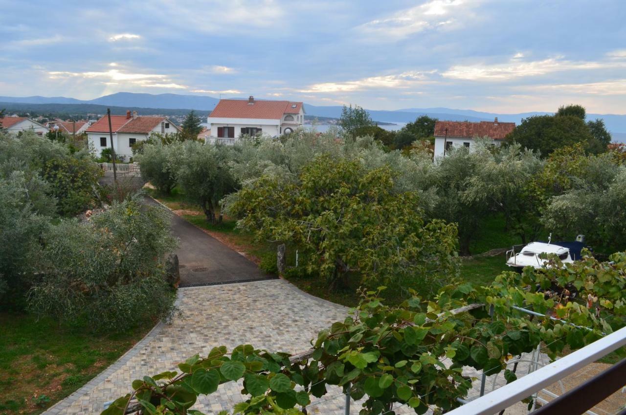 Apartments Mare Malinska Bagian luar foto
