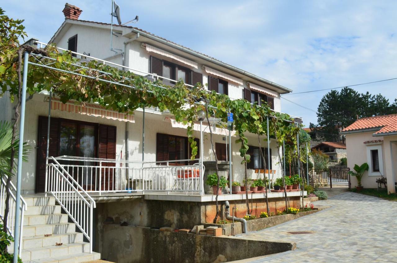 Apartments Mare Malinska Bagian luar foto
