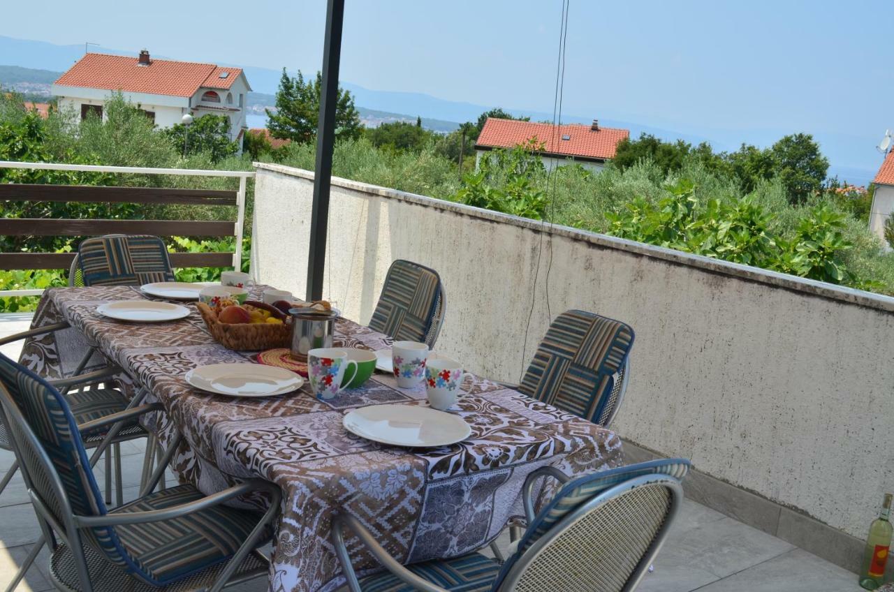 Apartments Mare Malinska Bagian luar foto