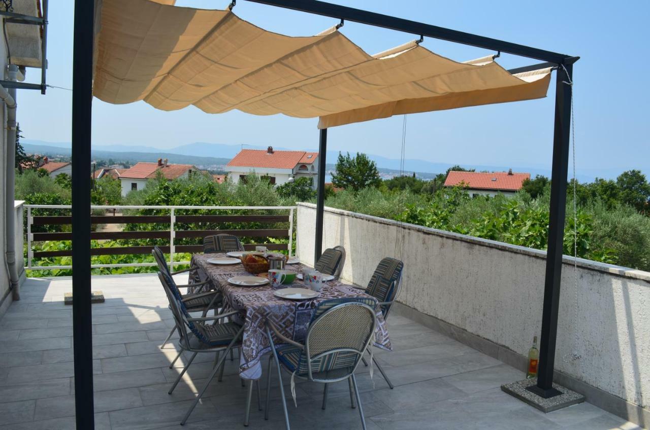 Apartments Mare Malinska Bagian luar foto