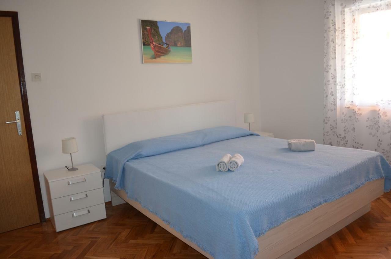 Apartments Mare Malinska Bagian luar foto