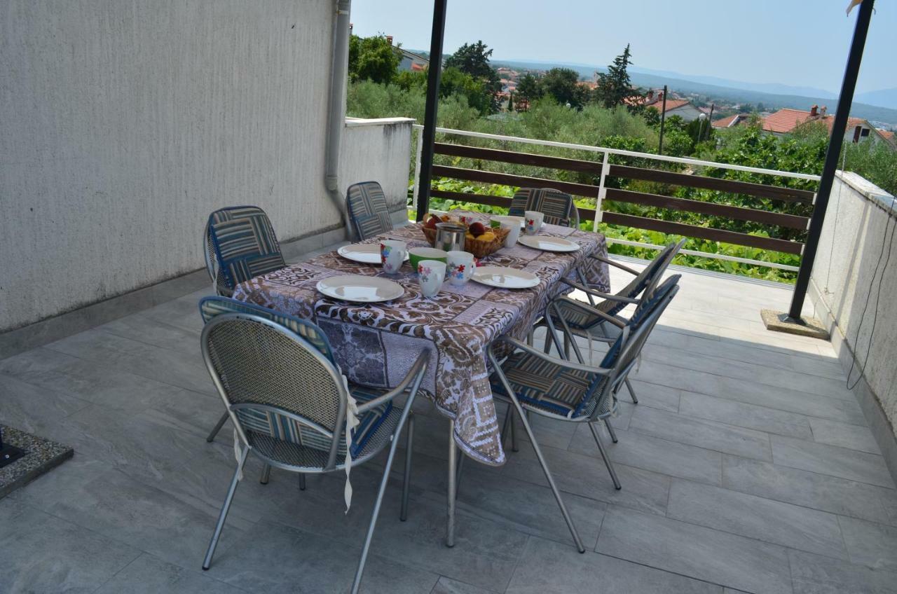 Apartments Mare Malinska Bagian luar foto