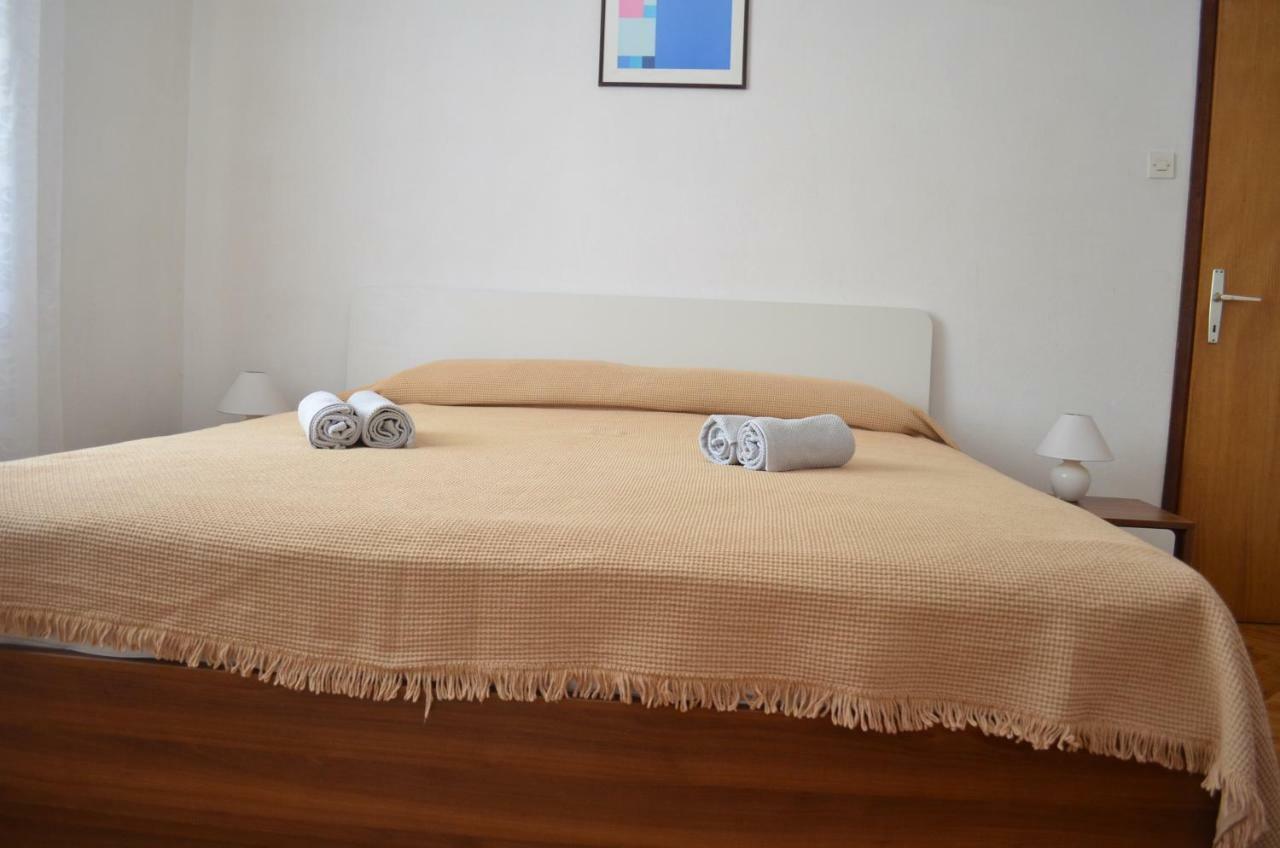 Apartments Mare Malinska Bagian luar foto